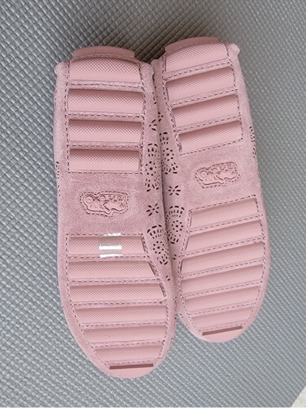 COACH Dusty Pink Suede Driving Moccasins - Picture 4 of 9